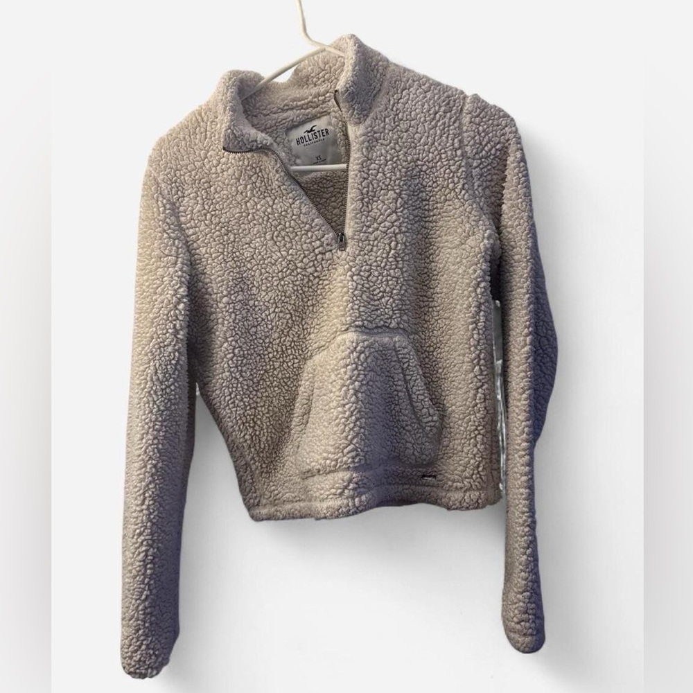 Hollister Cream Sherpa fleece  Pullover XS  EUC